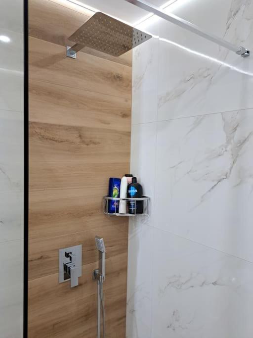 Luxury Suite パトラ エクステリア 写真