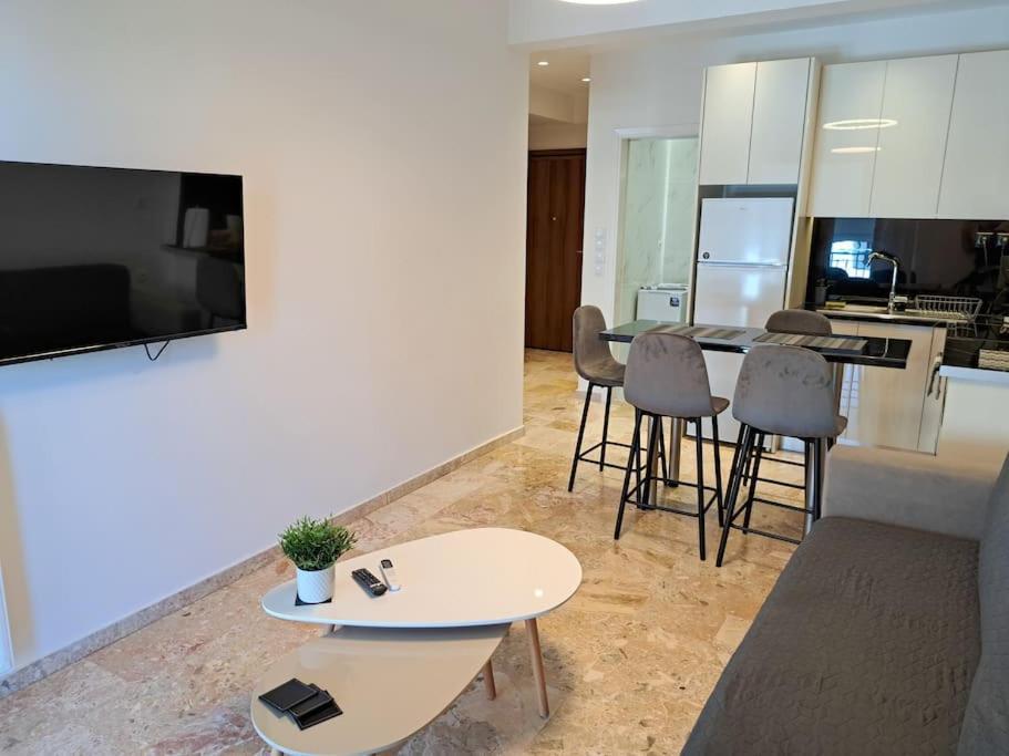 Luxury Suite パトラ エクステリア 写真